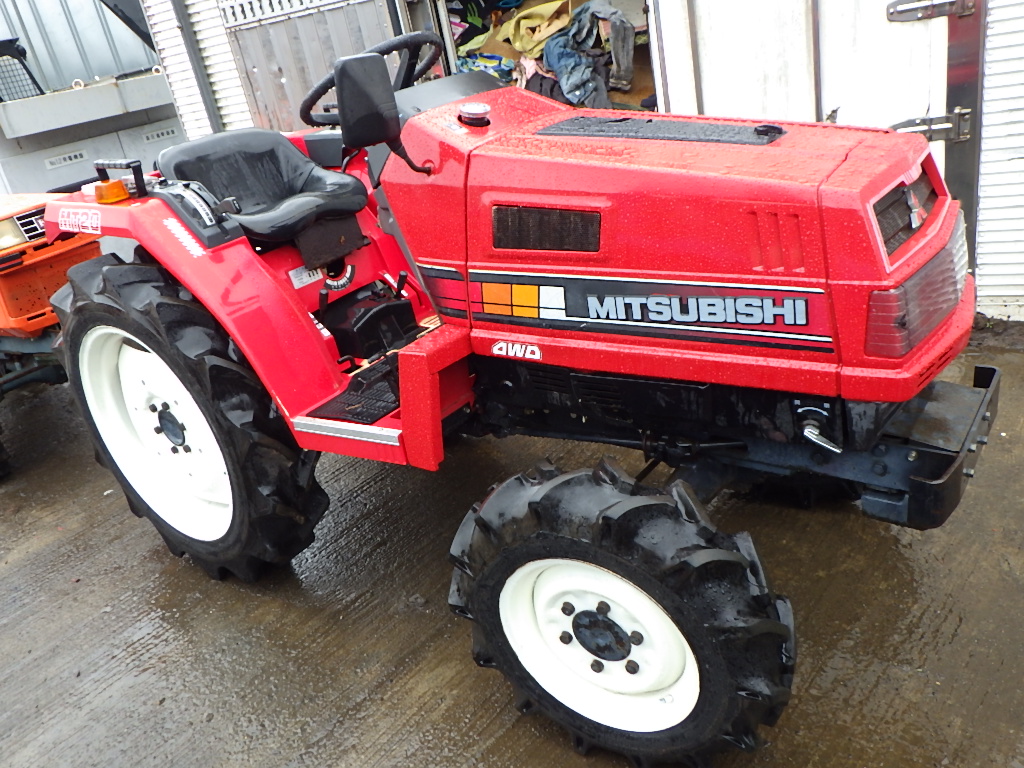 Mitsubishi MT-20 (328h) avec Prise de Force et 4 Roues Motrices