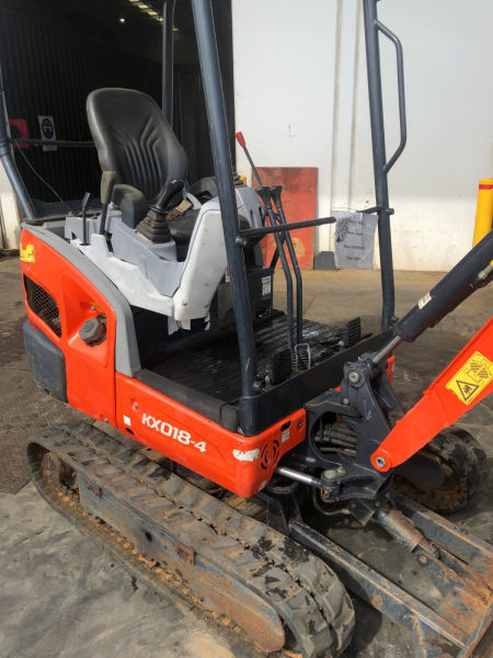 Mini pelle Kubota KX018-4HG 2018 – Faible nombre d’heures, prête à travailler – Image 13