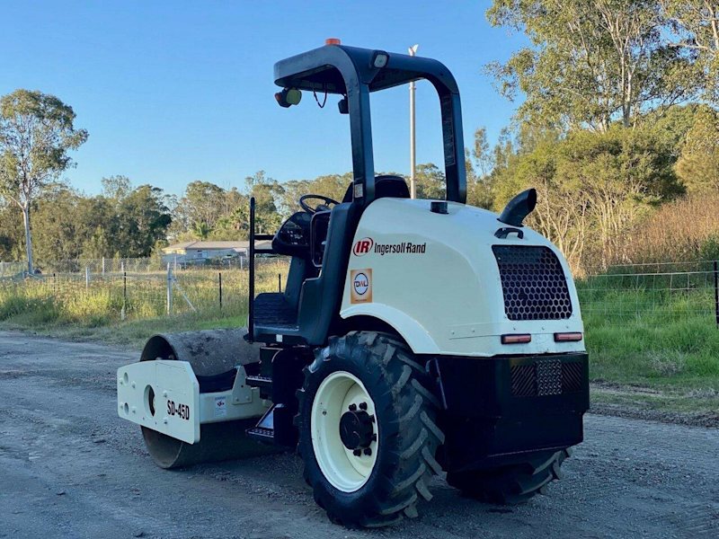 Ingersoll rand sd45 rouleau compacteur à tambour lisse articulé de 4,8 tonnes - Image 3