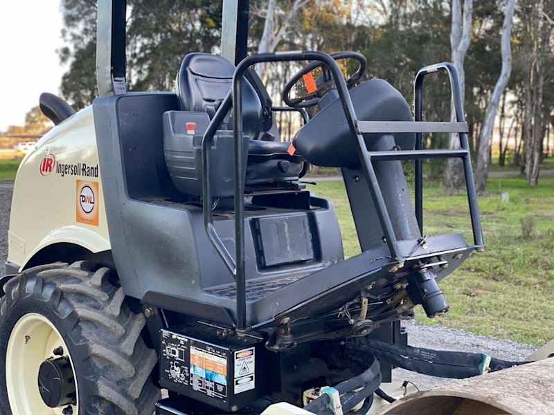 Ingersoll rand sd45 rouleau compacteur à tambour lisse articulé de 4,8 tonnes - Image 7
