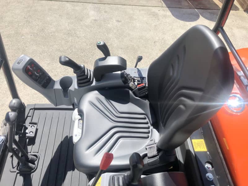 Mini pelle Kubota KX018-4 2023 – Compacte, puissante et confortable – Image 3