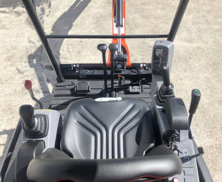 Mini pelle Kubota KX018-4 2023 – Compacte, puissante et confortable – Image 4