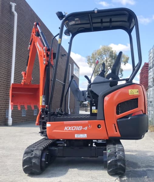 Mini pelle Kubota KX018-4 2023 – Compacte, puissante et confortable – Image 16