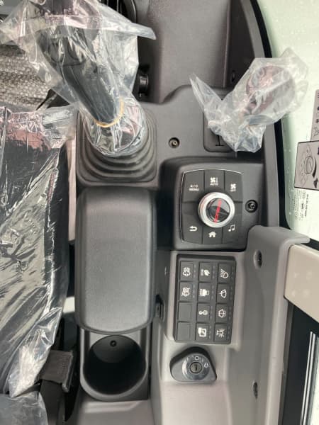 Mini pelle Takeuchi TB370 2022 – Performance et technologie réunies – Image 12