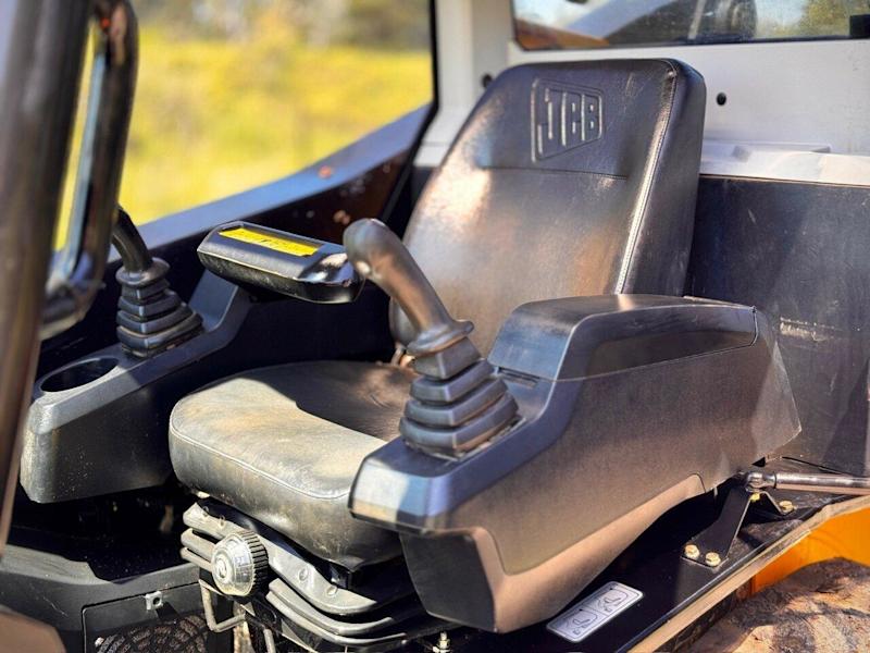 Chargeuse compacte sur chenilles jcb 260t porte-outils terex asv bobcat caterpillar - Image 10