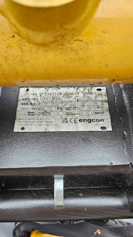 Mini pelle CAT 302.7 2023 – Neuve avec joysticks Engcon et 3 godets - Image 31