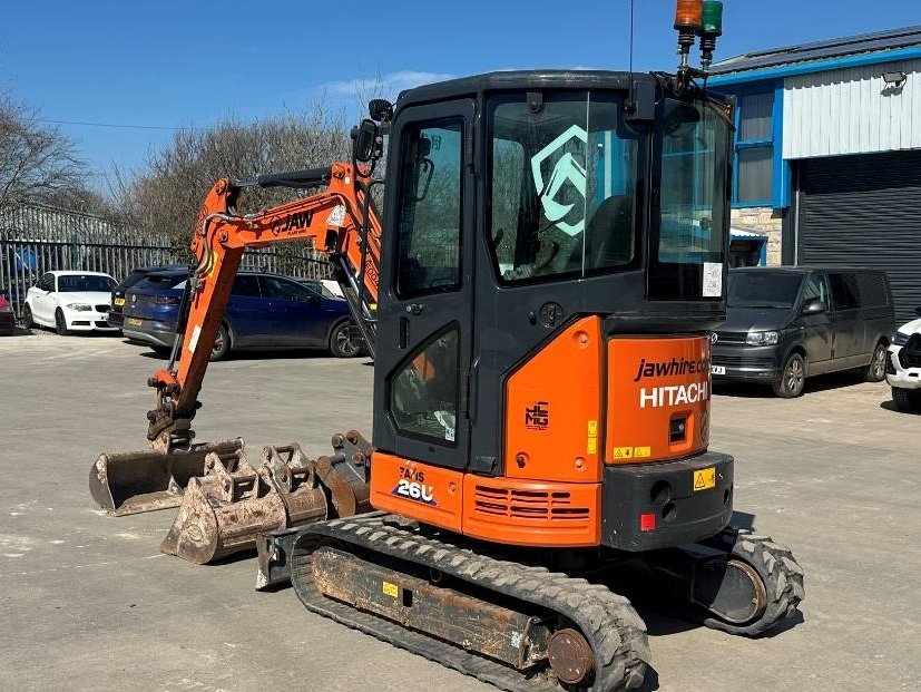 Mini pelle Hitachi ZX 26 U-6 2021 – Performante et prête à l’emploi