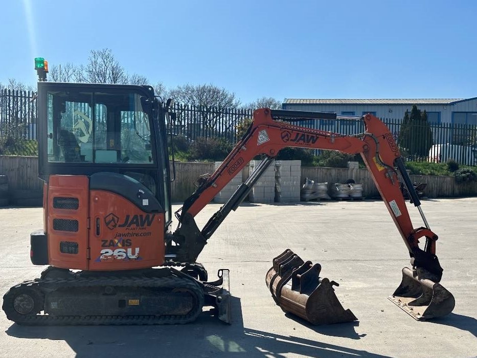 Mini pelle Hitachi ZX 26 U-6 2021 – Performante et prête à l’emploi - Image 9