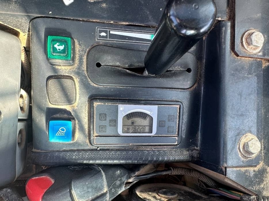 Mini pelle Hitachi ZX 26 U-6 2021 – Performante et prête à l’emploi - Image 11