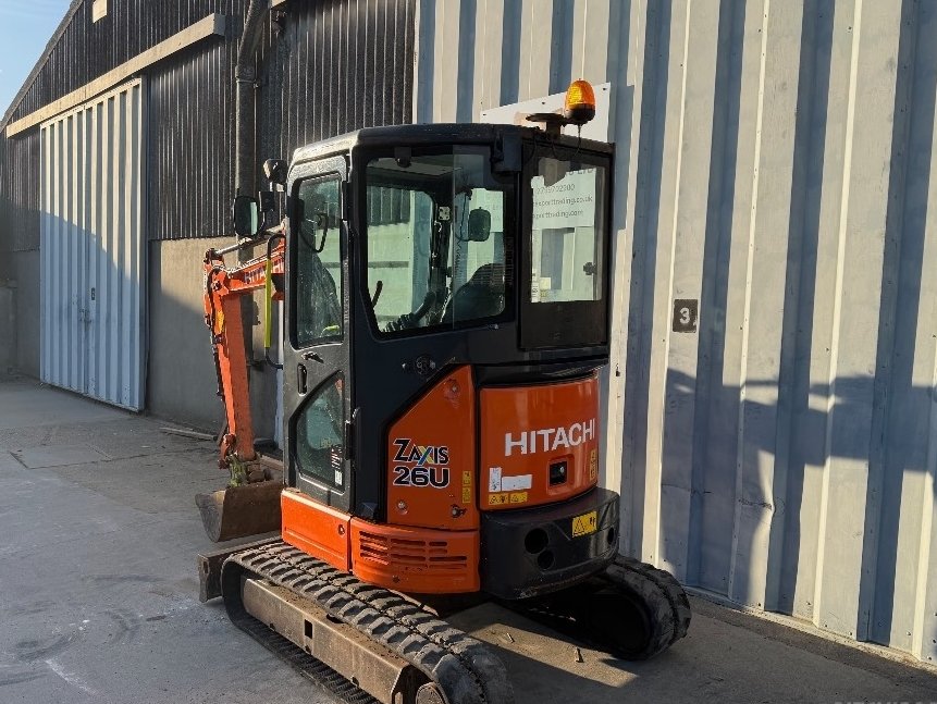 Mini pelle Hitachi ZX 26 2017 – Compacte, performante et prête à l’emploi – Image 10