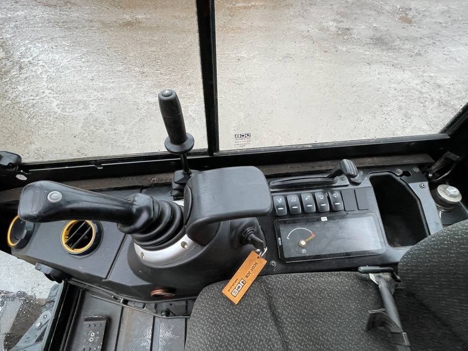 Mini pelle JCB 19 C-1 2020 – Performances optimales pour vos chantiers - Image 3