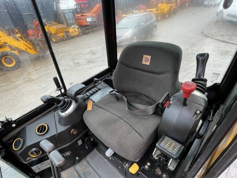 Mini pelle JCB 19 C-1 2020 – Performances optimales pour vos chantiers - Image 4