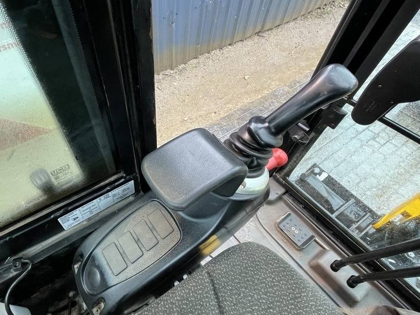 Mini pelle JCB 19 C-1 2020 – Performances optimales pour vos chantiers - Image 6