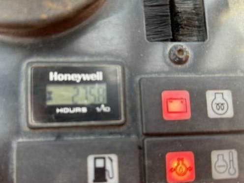 Mini pelle JCB 8010 CT 2023 – Compacte, performante et prête à l’emploi – Image 7