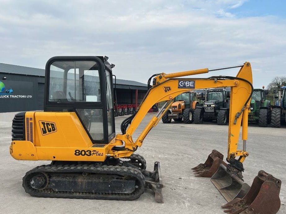 Mini pelle JCB 803 Plus 1999 – Machine pratique et en bon état pour vos travaux