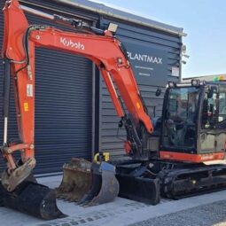 Mini pelle Kubota KX080-4a2 2022 – 8,5 tonnes avec équipements hydrauliques complets