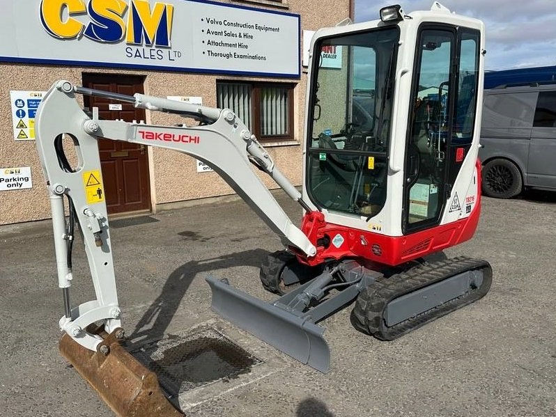 Mini pelle Takeuchi TB 216 2018 – Performante et prête pour le travail - Image 13