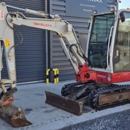 Mini pelle Takeuchi TB230 2017 – Fiabilité et performance dans un format compact