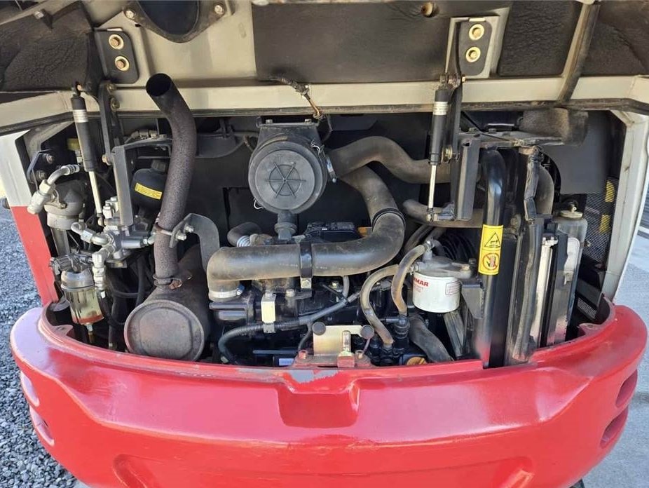 Mini pelle Takeuchi TB230 2017 – Fiabilité et performance dans un format compact – Image 9